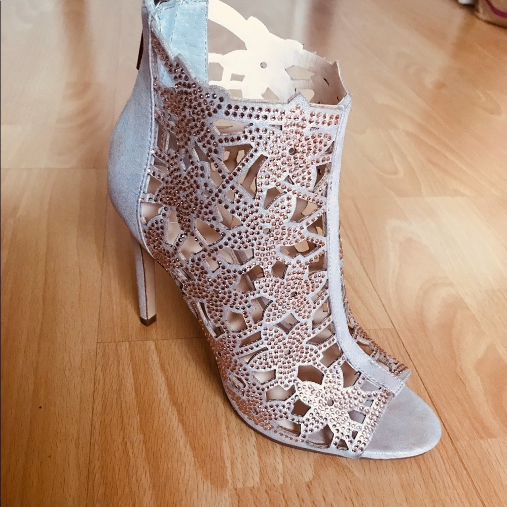 Heels (NWT) - Picture 5 of 6